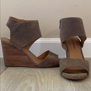 Lucky Brand Rittly suede wedge sandals size 9